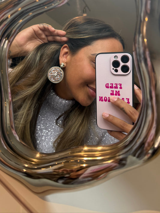 Earrings round beige
