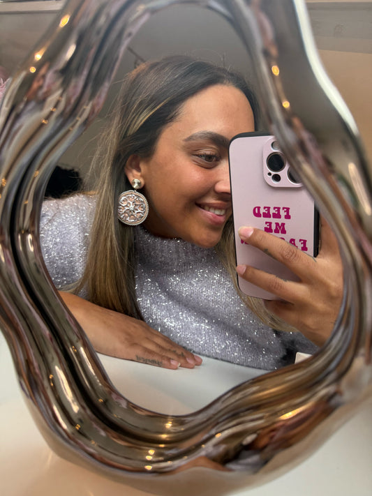 Earrings round beige