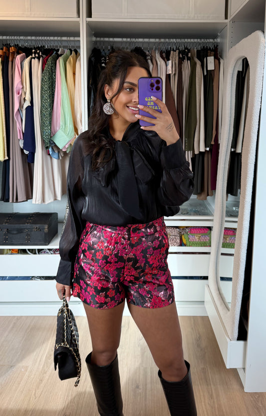 Jacquard short met bloemenprint roze & rood & zwart