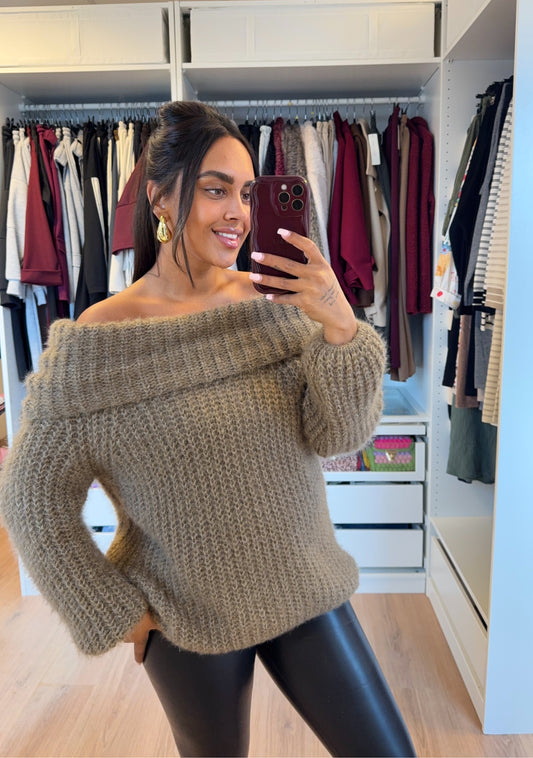 Amber off-shoulder knit taupe