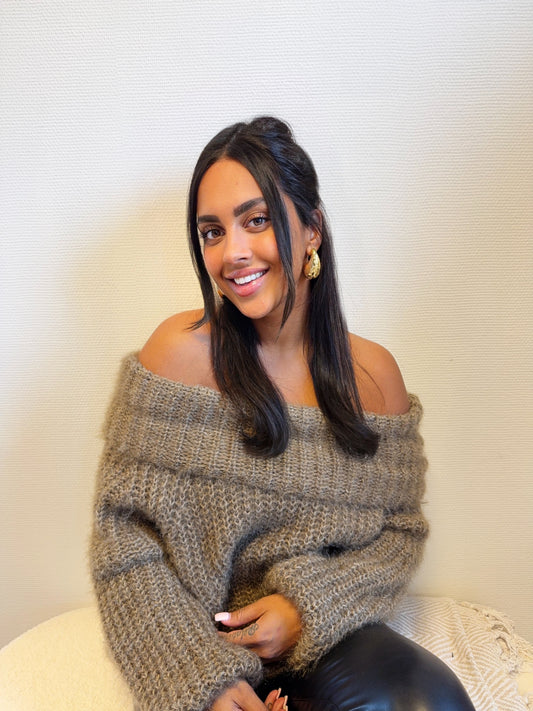 Amber off-shoulder knit taupe