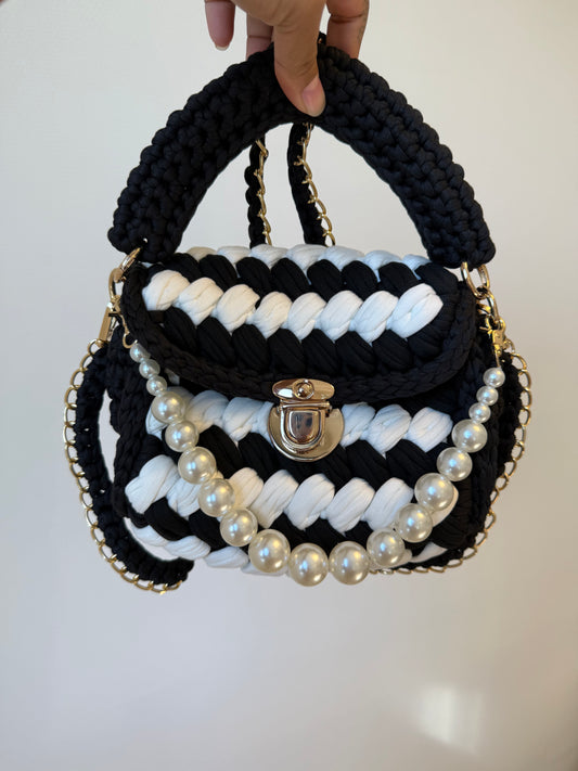 Olivia braided bag black & white