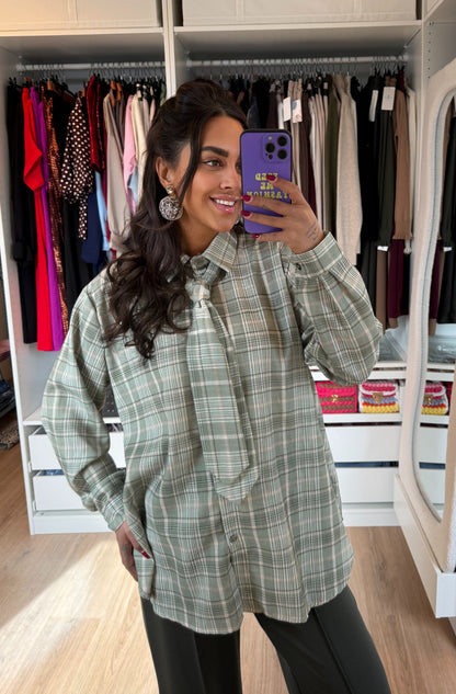 Geruite blouse met stropdas groen