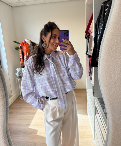 Geruite blouse met stropdas lila