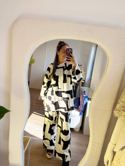 Kiara two piece set offwhite & black