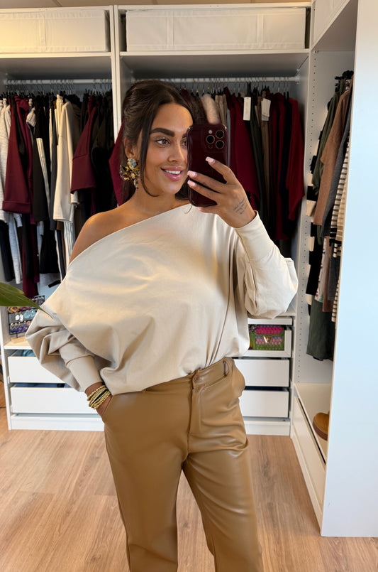 Olivia off-shoulder top beige