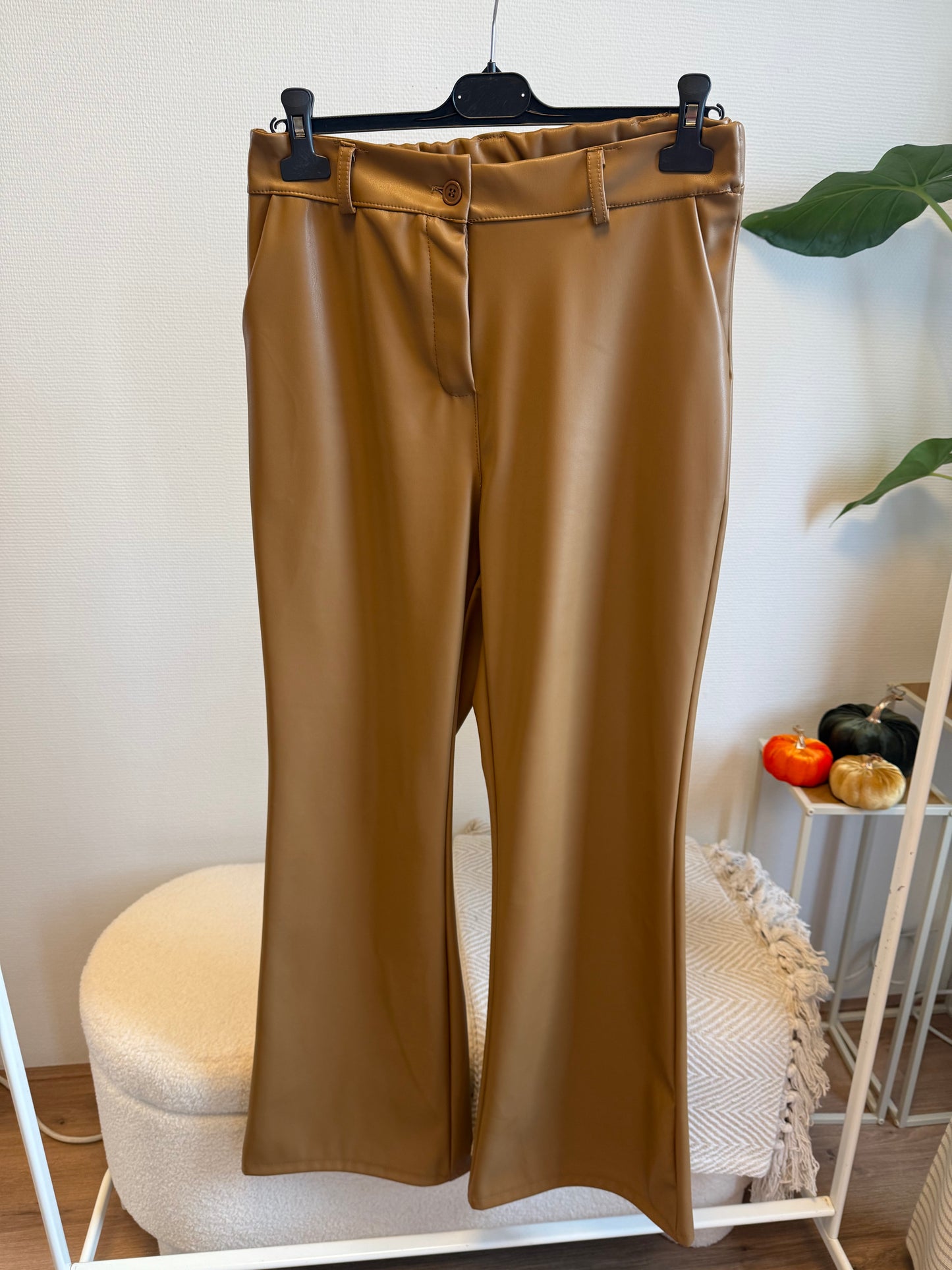 Liv leatherlook straight fit pants camel