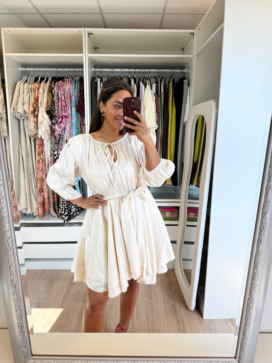 Savannah silky ruffle dress beige