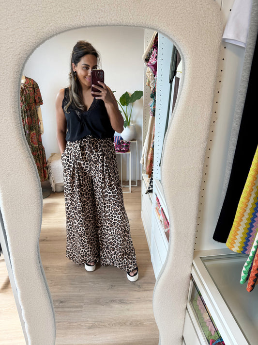 Jolie leopard wide leg pants