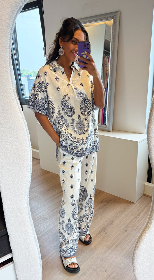 Paisley tweedelig pak met strass offwhite