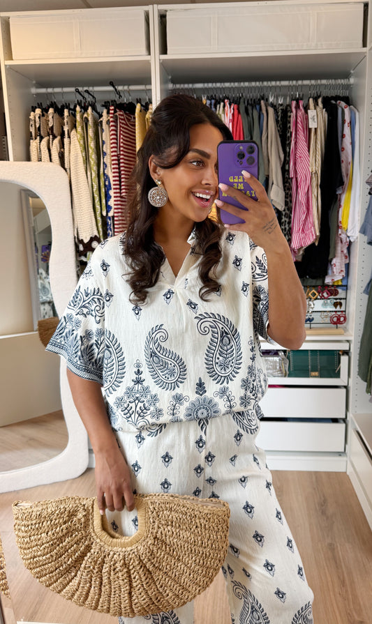 Paisley tweedelig pak met strass offwhite