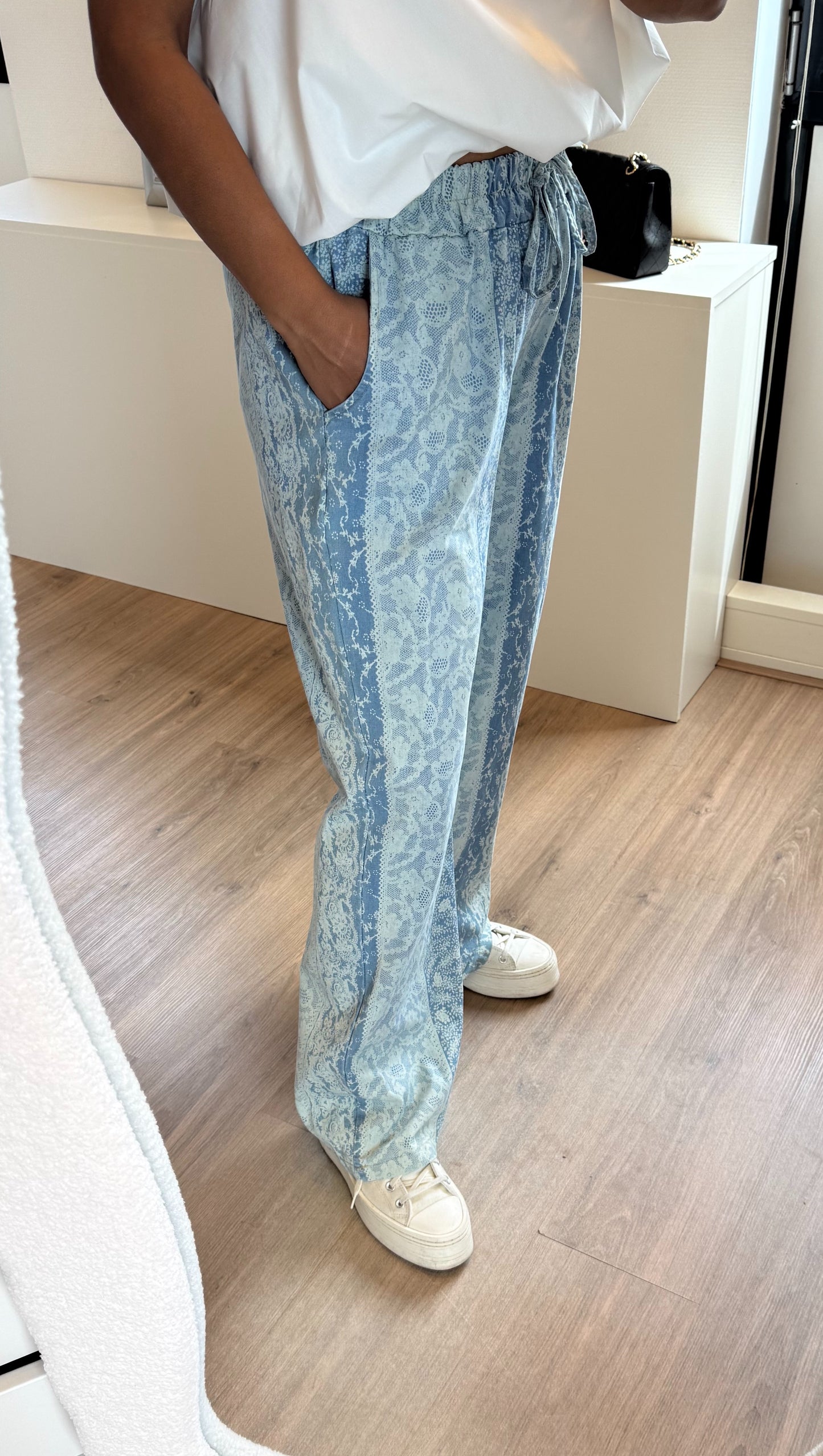 Denim look broek met print blauw