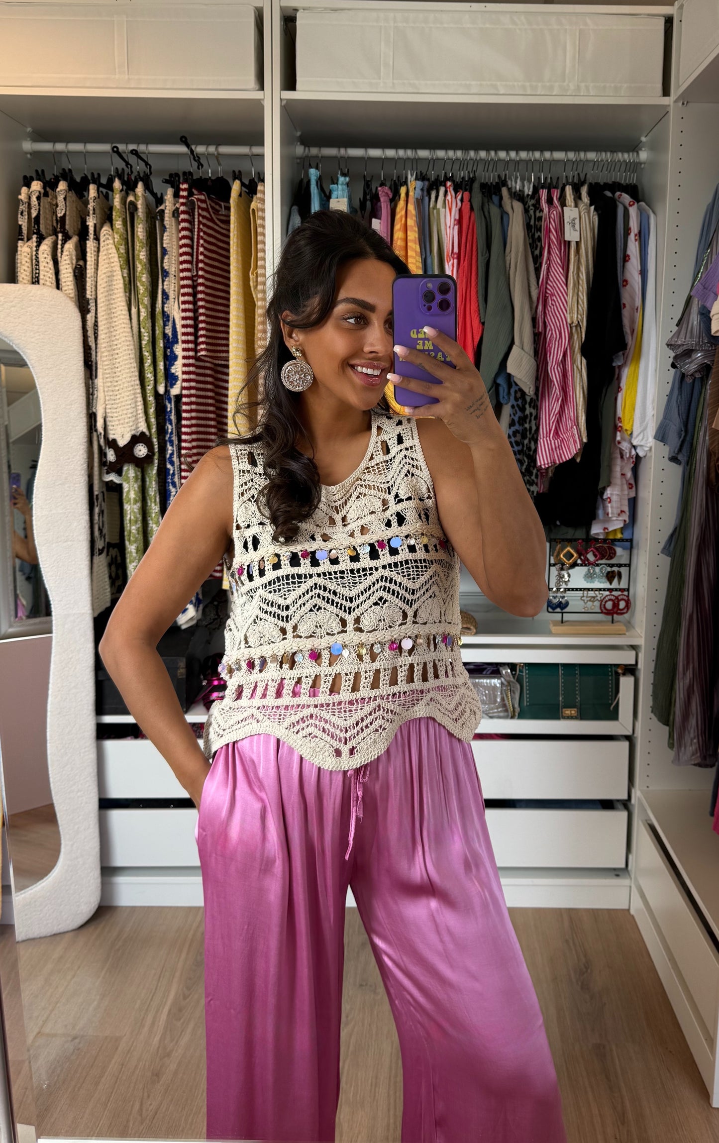 Crochet top met versiering beige