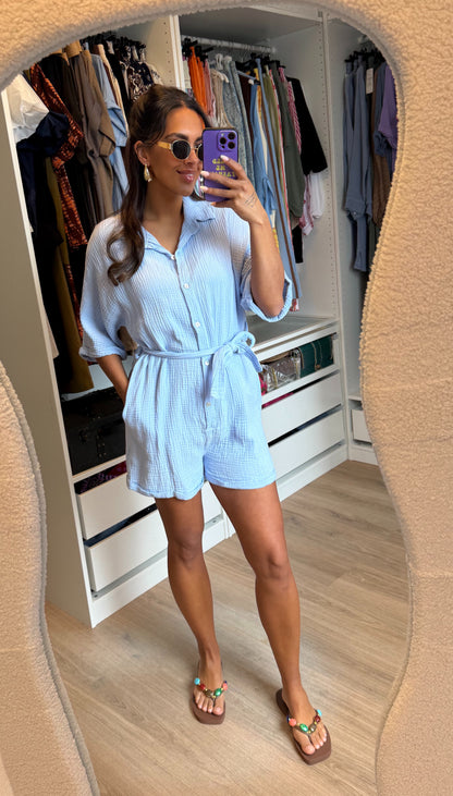 Mousseline jumpsuit met ceintuur lichtblauw