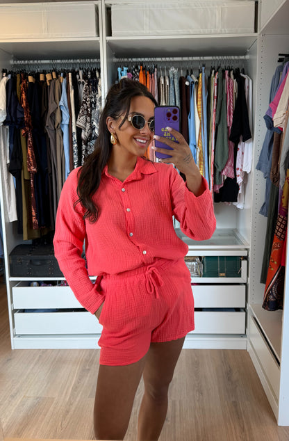 Tweedelige mousseline set blouse & short koraal