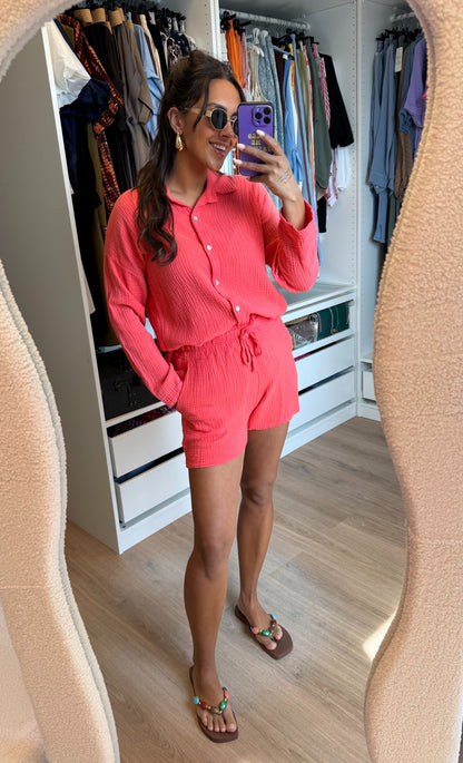 Tweedelige mousseline set blouse & short koraal