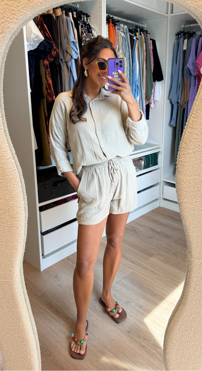 Tweedelige mousseline set blouse & short beige