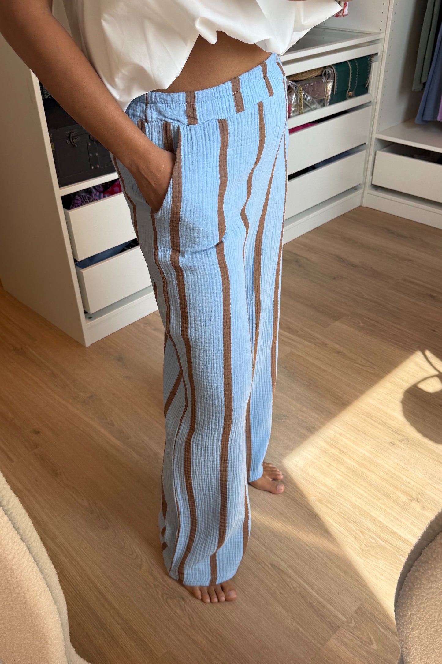 Mousseline broek met rechte pijpen denim blauw & choco bruin