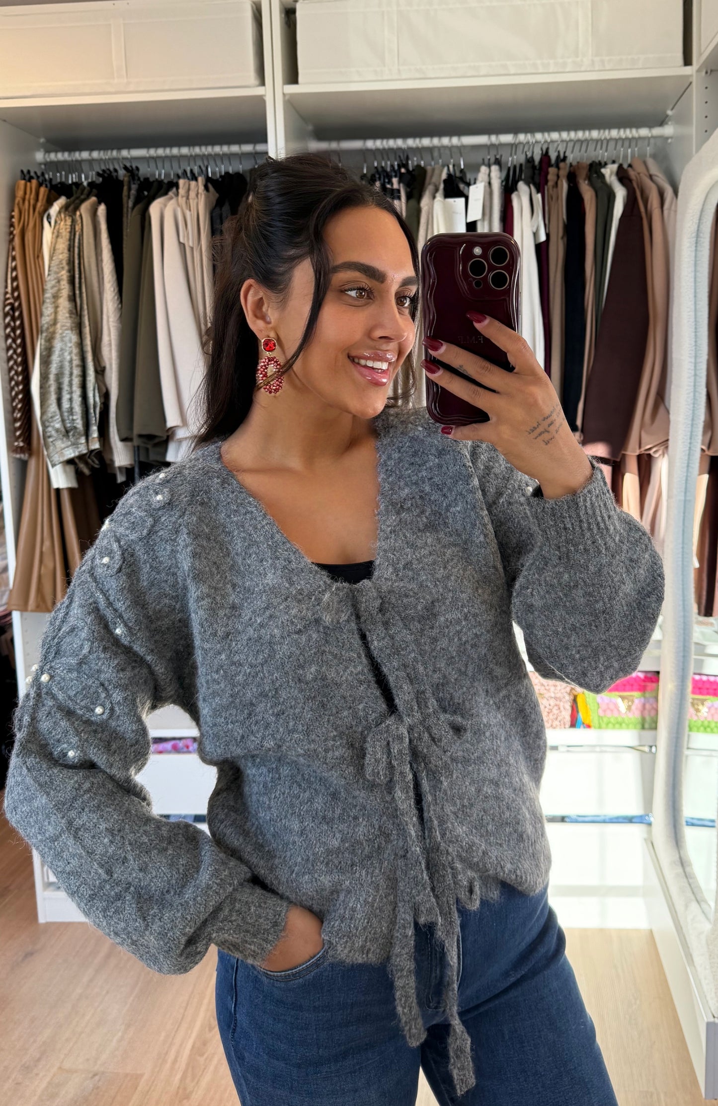 Sweater strik met bloemen & parels grijs