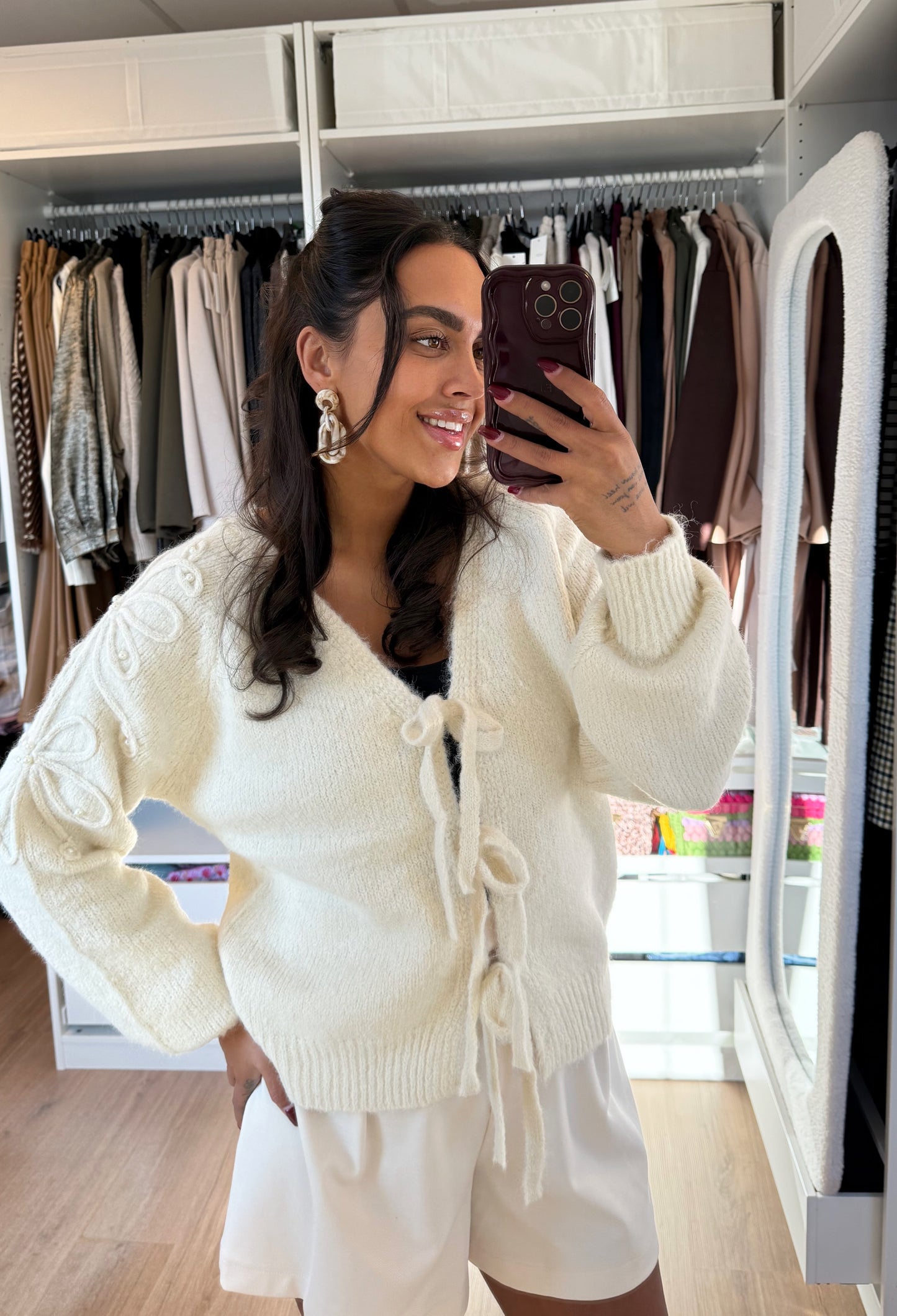 Sweater strik met bloemen & parels creme