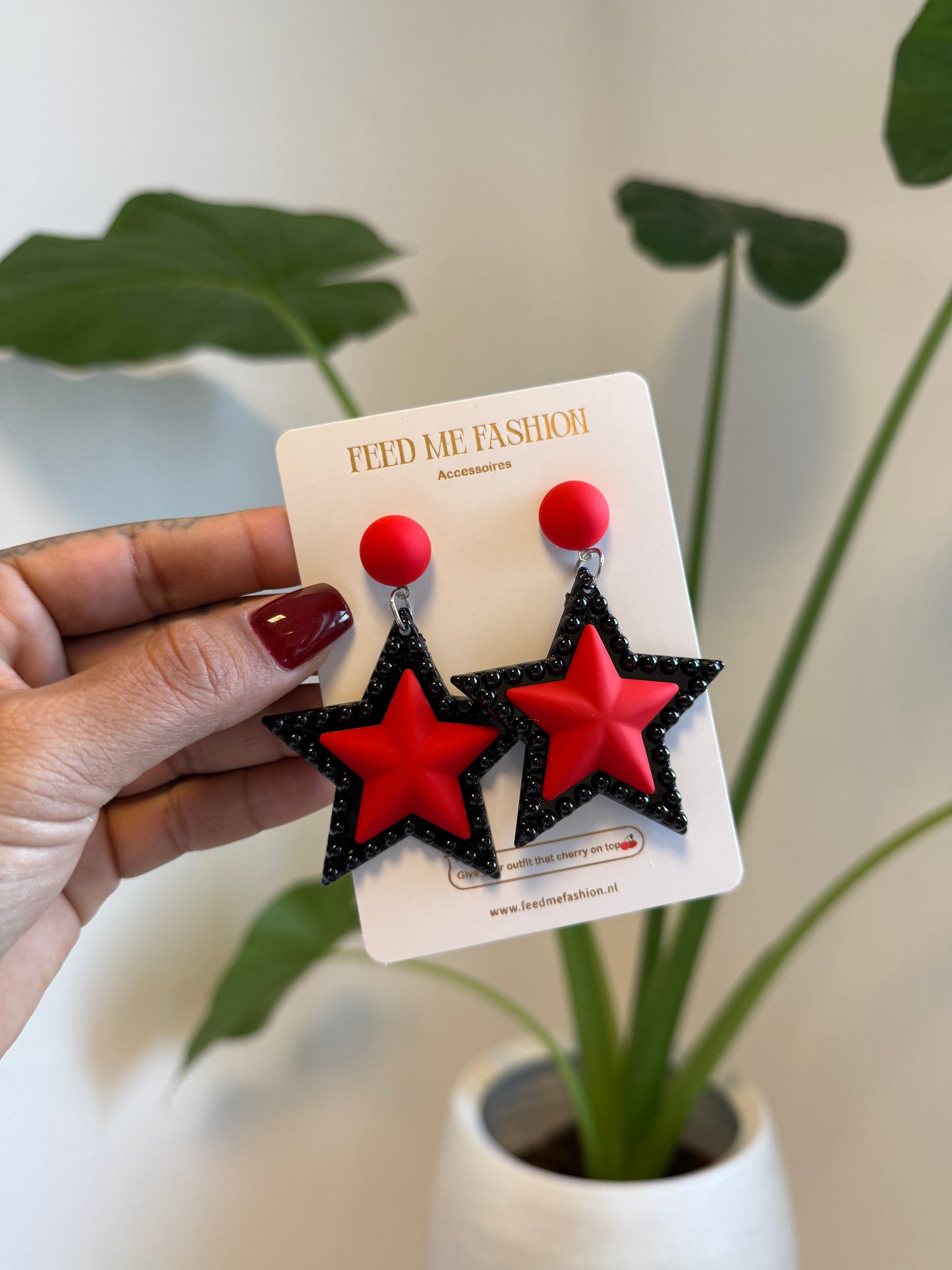 Oorbellen ster rood & zwart