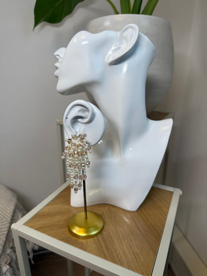 Oorbellen parel spektakel met beige