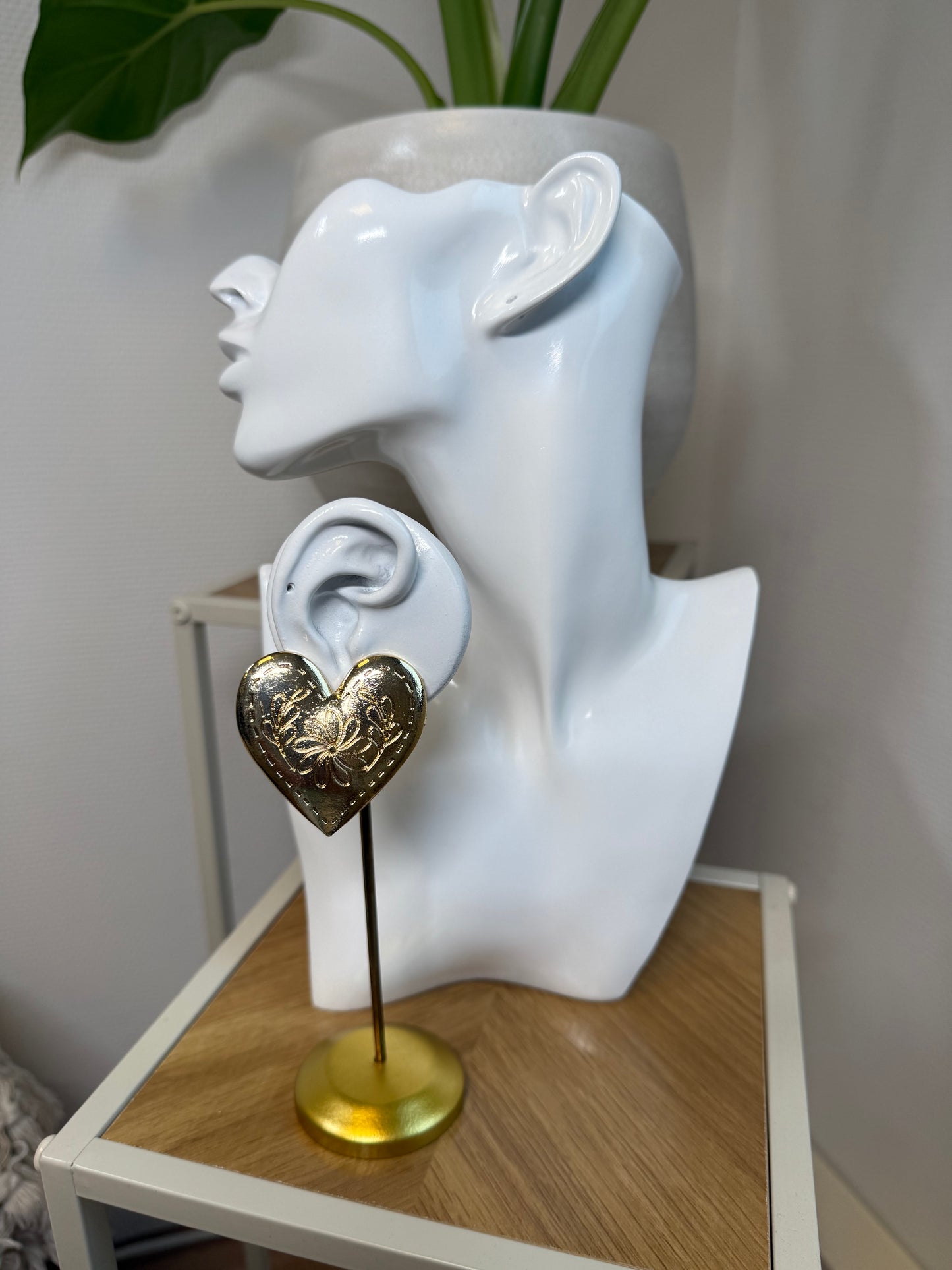 Oorbellen statement hart goud