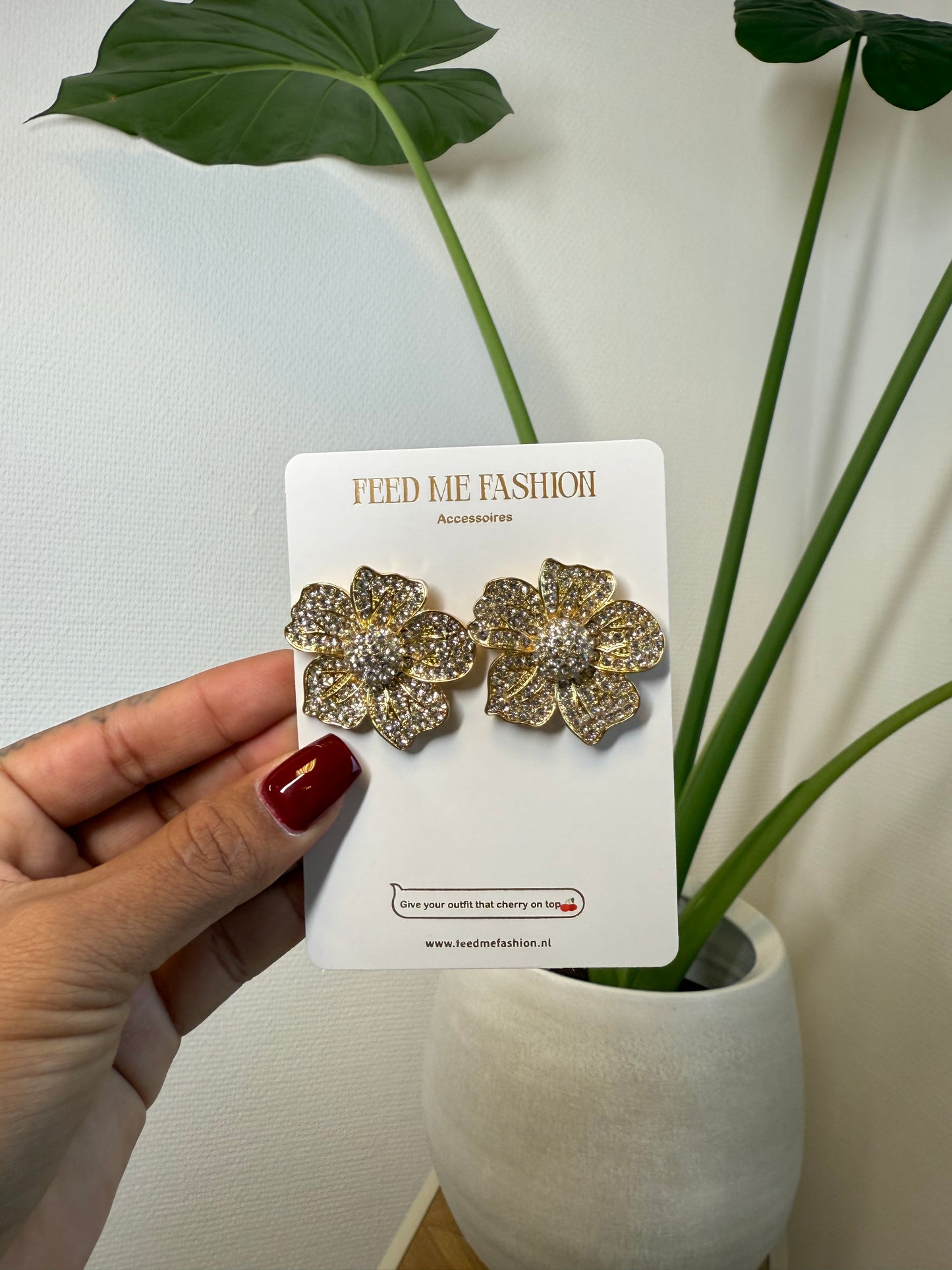 Oorbellen bloem goud met strass steentjes