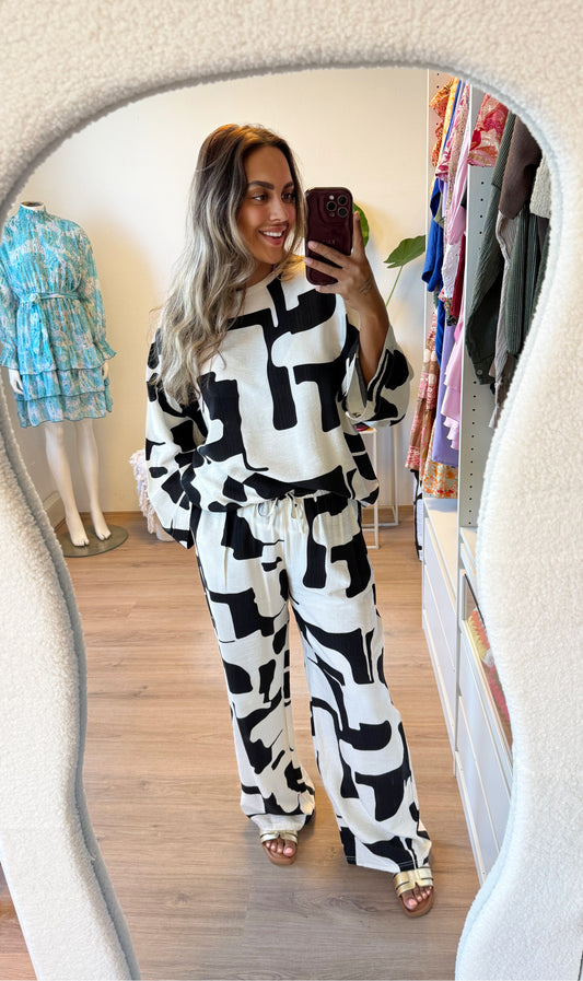 Kiara two piece set offwhite & black