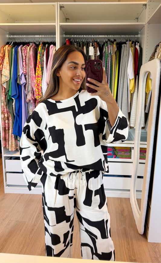 Kiara two piece set offwhite & black