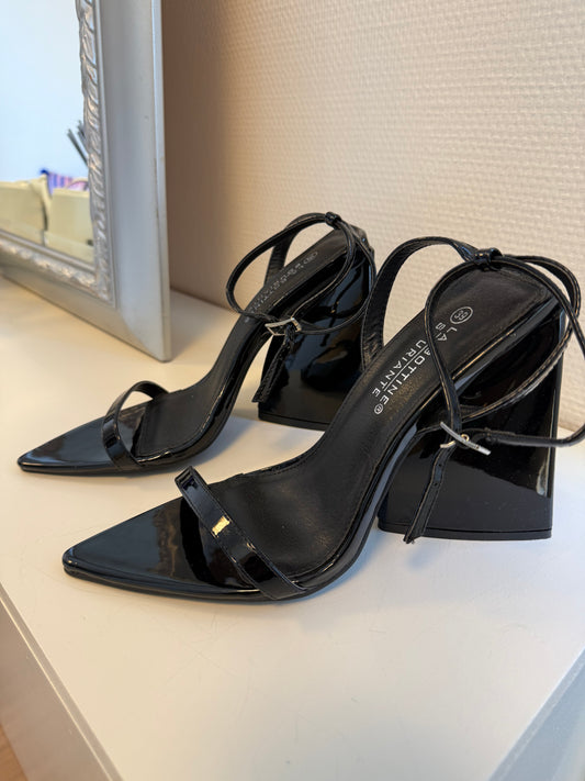 Nina heels black