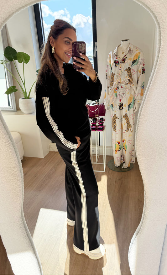 Scarlet stripe jogger set black