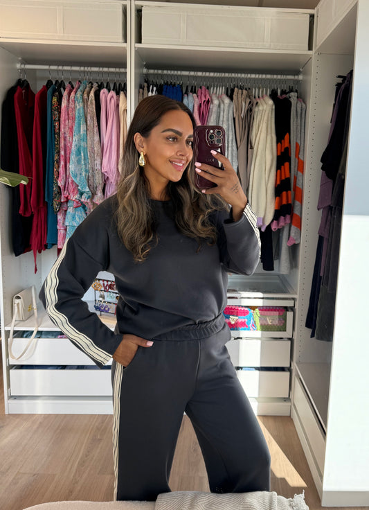 Scarlet stripe jogger set dark grey