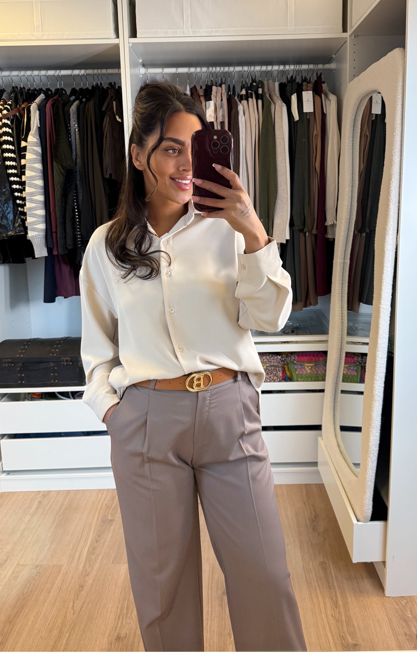 Pantalon straight fit met riem taupe