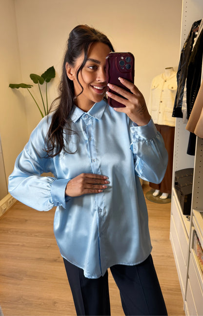 Satijnen blouse lichtblauw