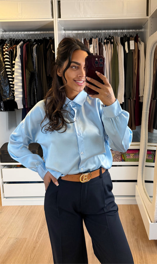 Satijnen blouse lichtblauw