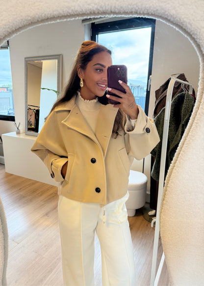 Benthe butterfly trenchcoat beige