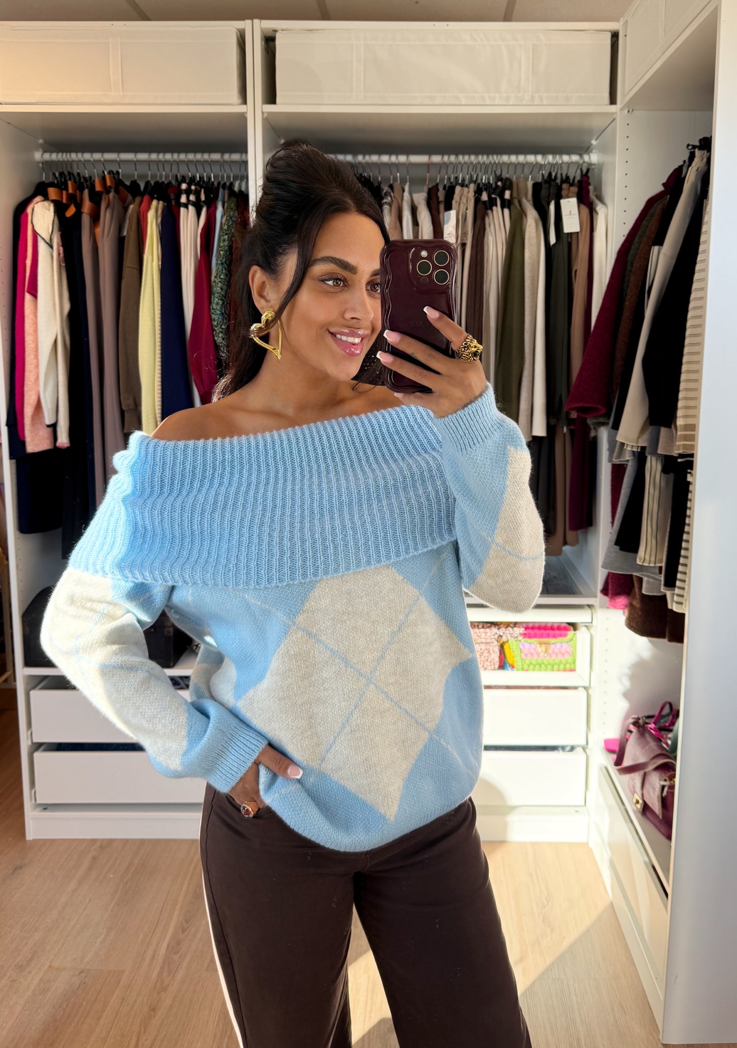 Off-shoulder trui met ruitjes print babyblauw