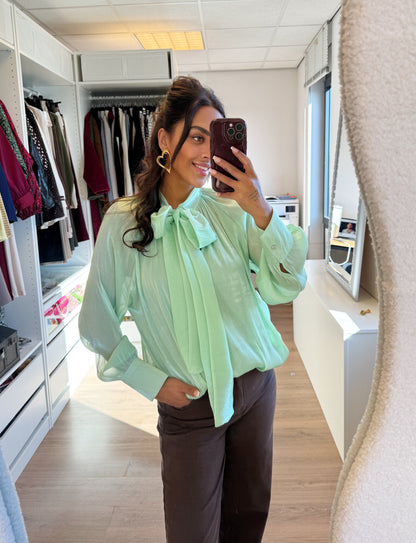 Satijnen blouse met strik mint