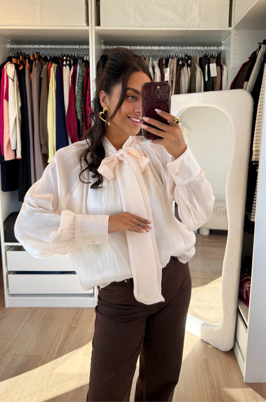 Satijnen blouse met strik offwhite